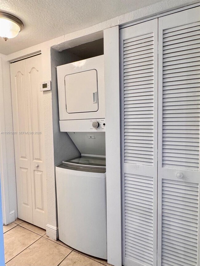 Building Photo - 5000 NW 79th Ave