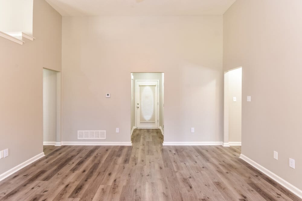 Building Photo - 1261 Thames Dr