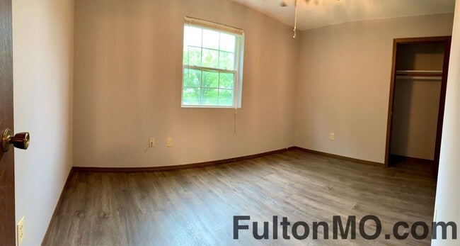 Building Photo - 539 Collier Ln