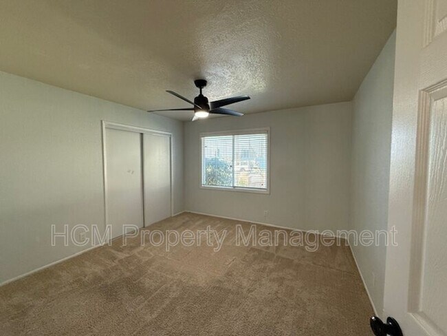 Building Photo - 928 E Meats Ave