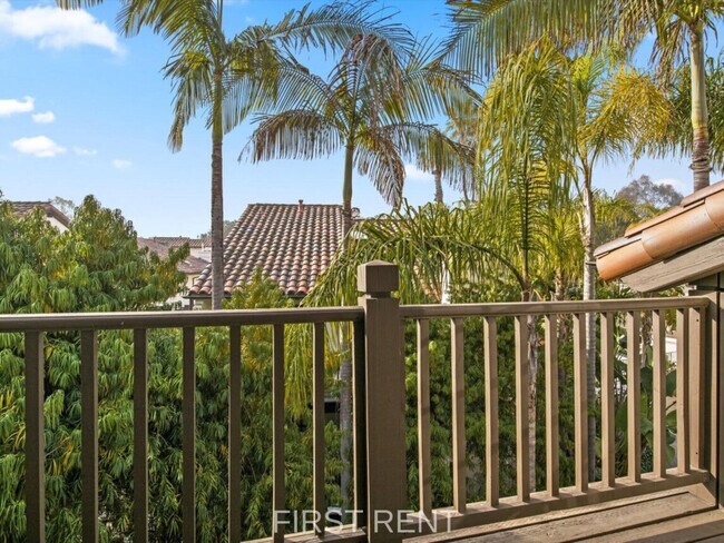 Building Photo - 8642 Villa La Jolla Dr