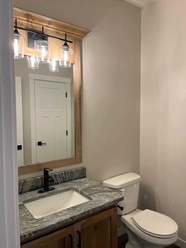 Building Photo - Rent Reduced! Rent Special $100 Off the First 2 Month of Rent!!