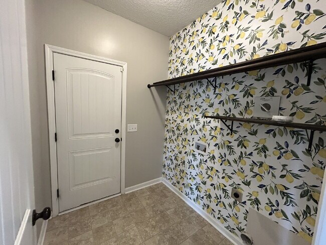 Building Photo - Home for Rent