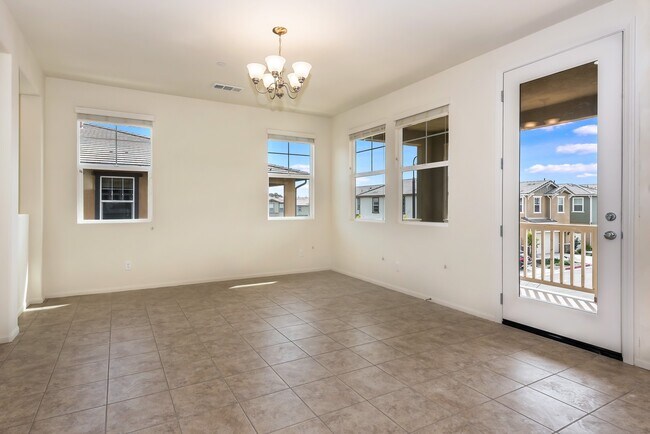 Building Photo - Village at Los Carneros 3 bed/ 2 bath Condo with 2-car garage and AC!