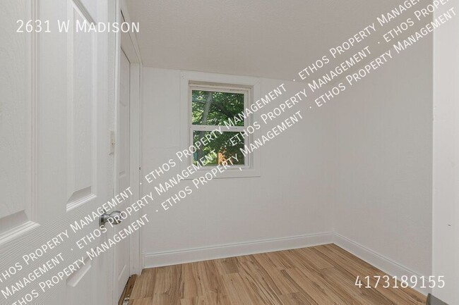 Building Photo - 2631 W Madison-