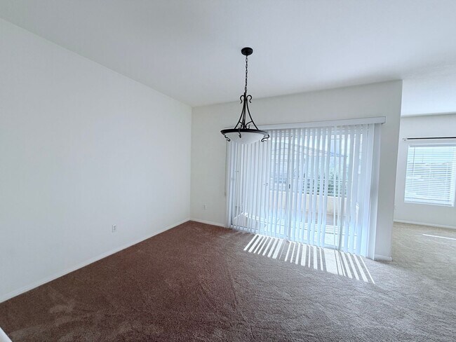 Building Photo - GREAT SUMMERLIN CONDO IN GATED COMMUNITY!!
