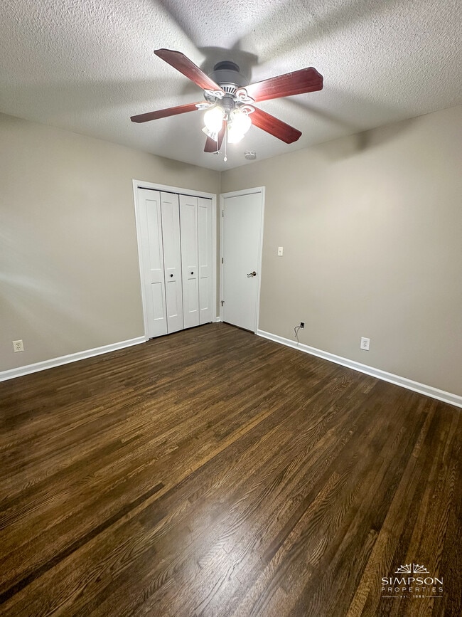 Building Photo - 408 Spring Hill Rd