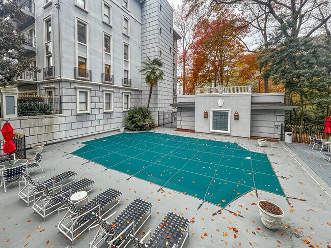 Building Photo - 3201 Lenox Rd NE