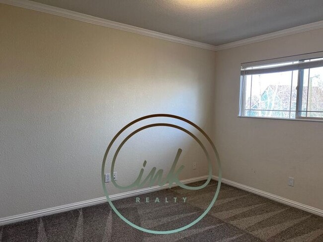 Building Photo - Riverview Townhouse
