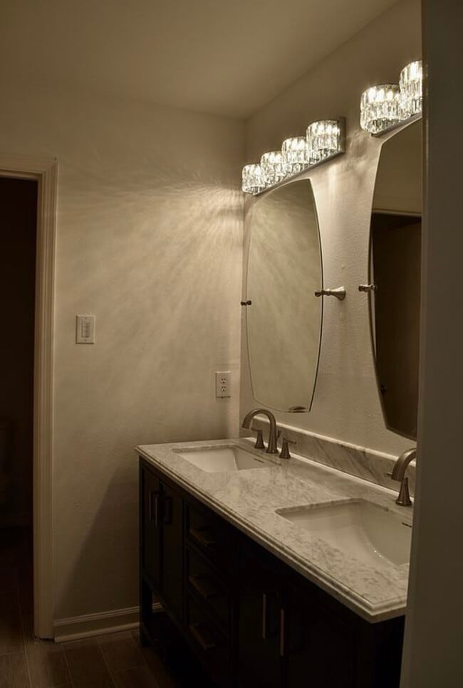 Building Photo - 112 Fox Run