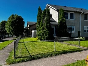 Building Photo - 8906-8908 Hilton Str,