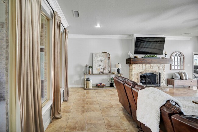 Building Photo - 111 Lahaina Dr