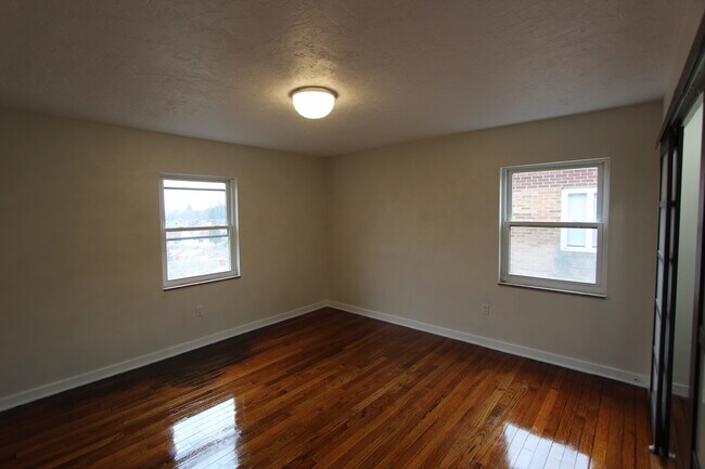 Building Photo - 4511 Main St