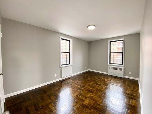 Building Photo - 3 bedroom in BRONX NY 10468