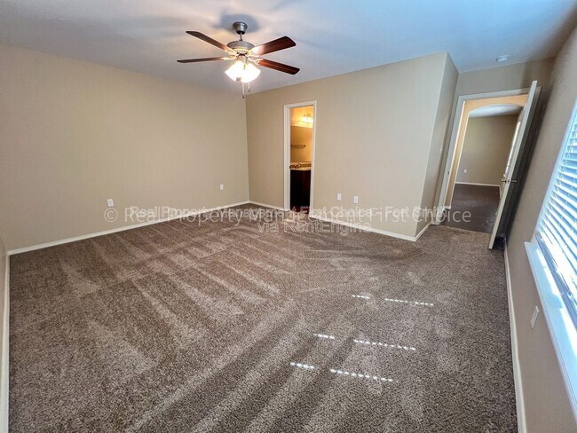 Building Photo - 420 Ridge Point Dr