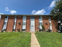 Building Photo - 2 Hampshire Ct