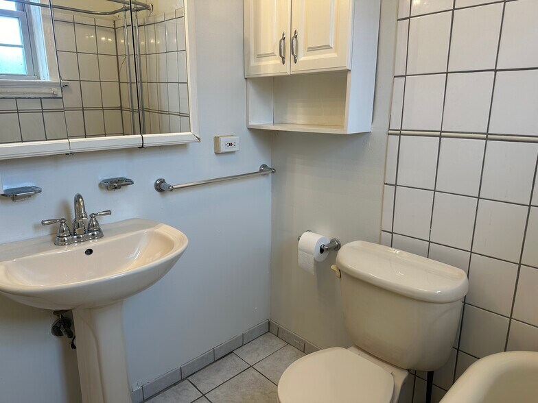 Building Photo - 6515 Bartmer Ave