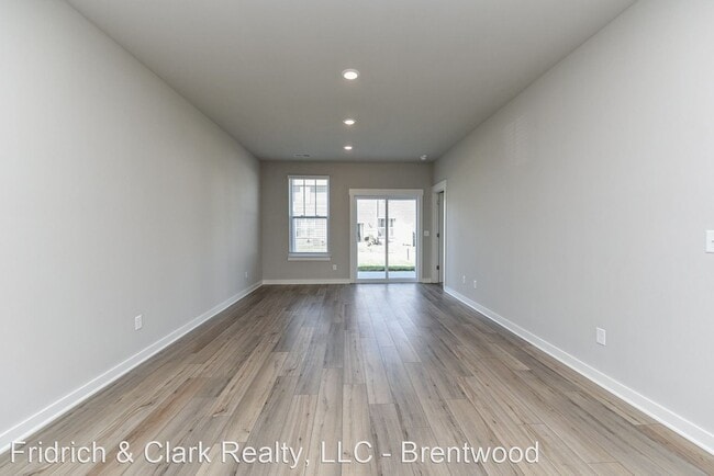 Building Photo - 3 br, 2.5 bath House - 728 Mickelson Way