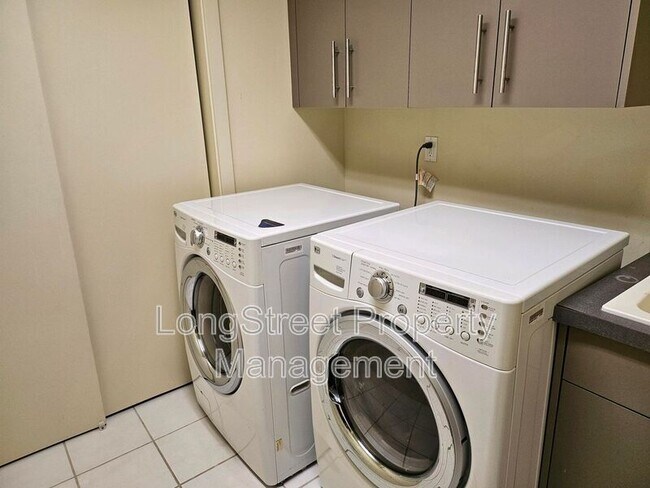 Building Photo - 2176 NW 16th Ave