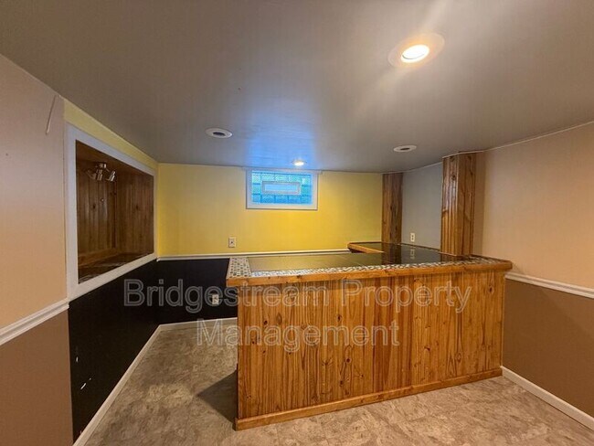 Building Photo - 4040 Elliot Ave