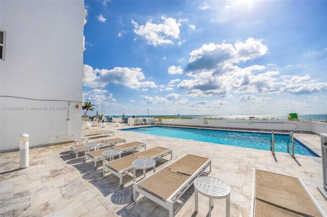 Building Photo - 401 Ocean Dr