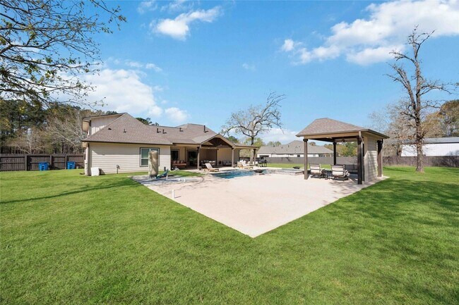 Building Photo - 33510 Walnut Crossing