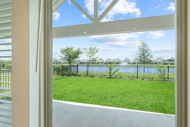 Building Photo - 832 Sarasota Shore Dr