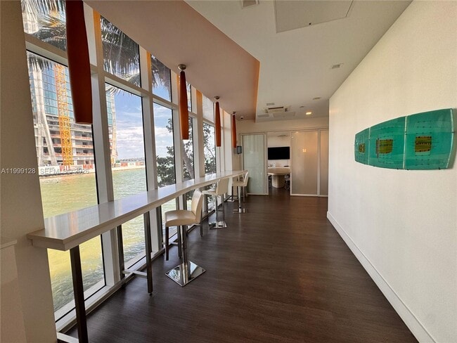 Building Photo - 601 NE 27th St