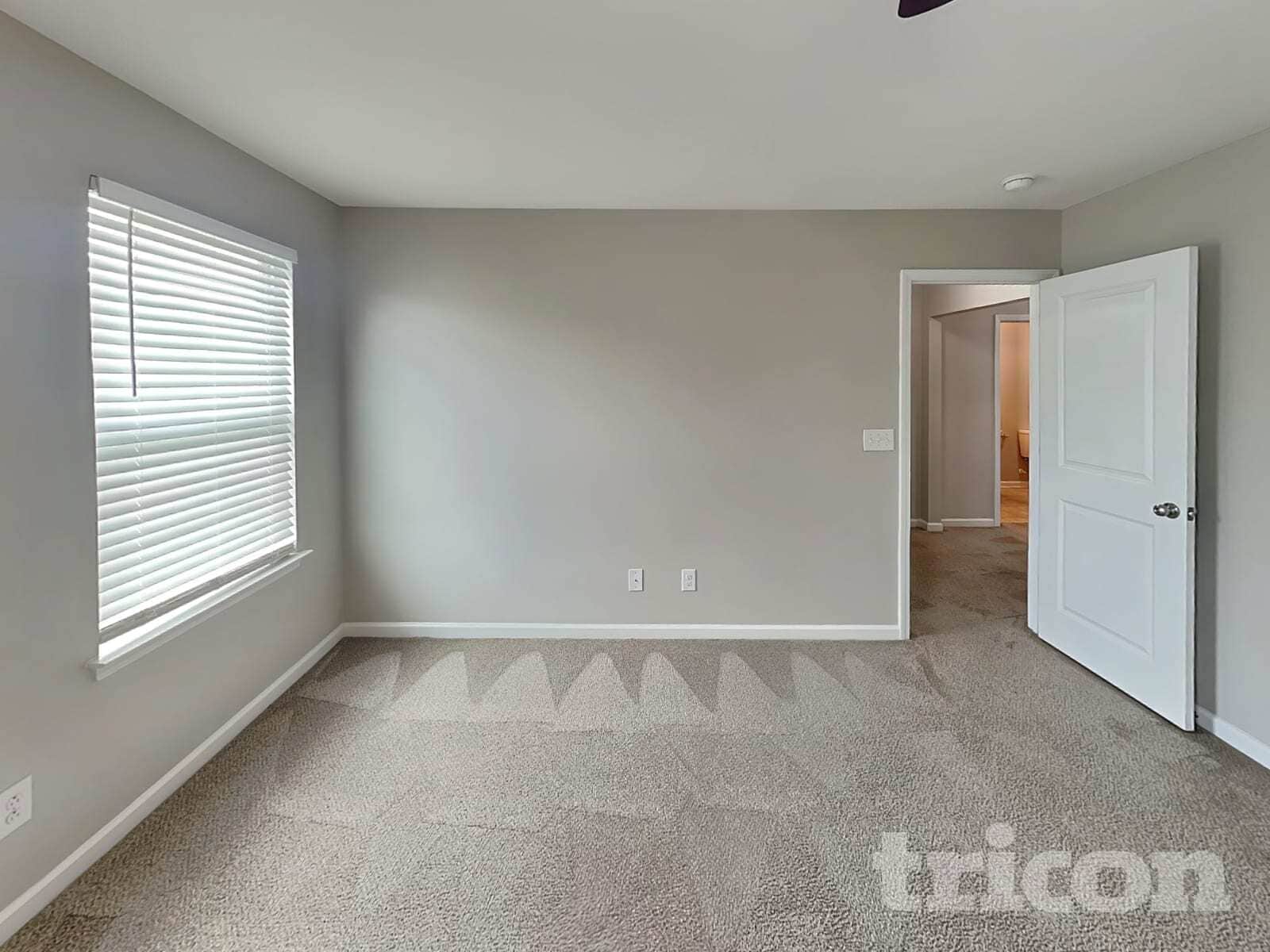 Building Photo - 10020 Portaferry Dr