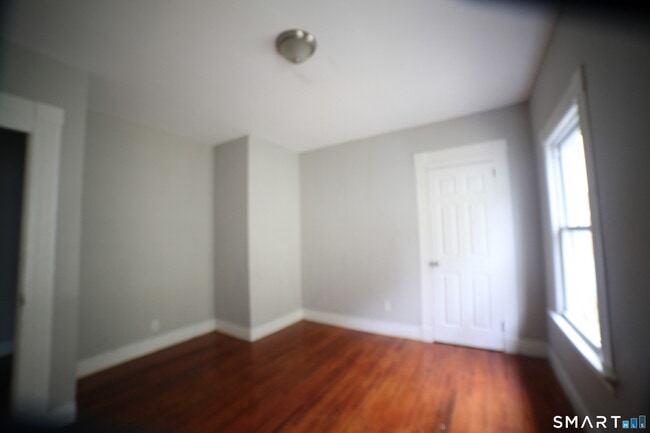 Building Photo - 36 Cassius St