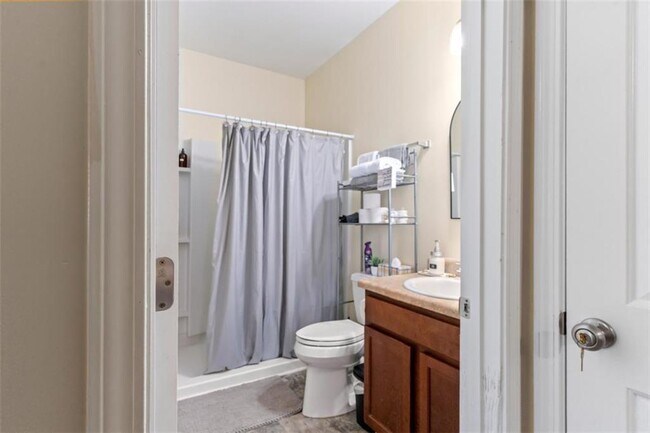 Building Photo - 2896 S Hills