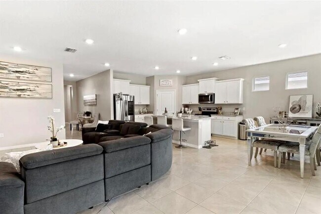 Building Photo - 13337 Waterleaf Garden Cir