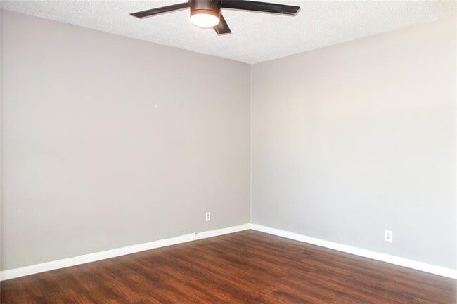 Building Photo - 1416 Cardinal Hill Dr