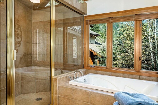 Building Photo - Classic Vail Retreat with 2 Kitchens, Loft Office, and 2-Car Garage