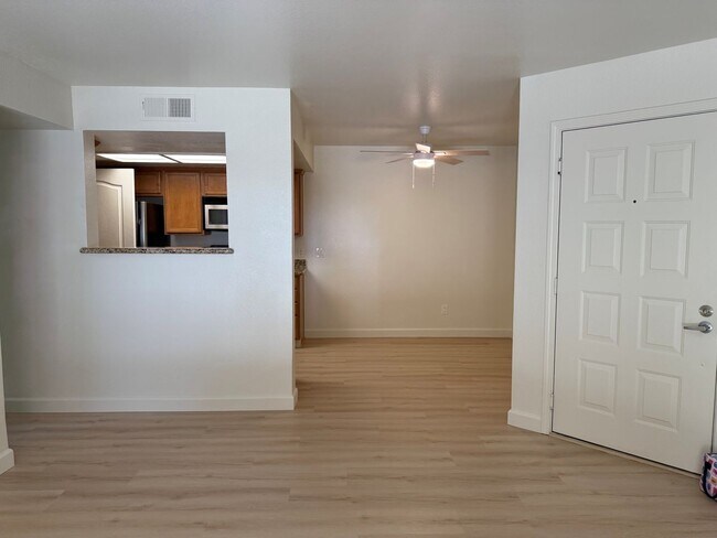 Building Photo - 12071 Alta Carmel Ct