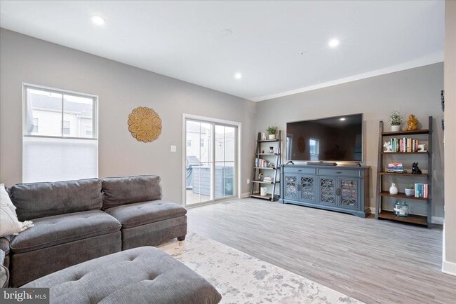 Building Photo - 5924 Pecking Stone St