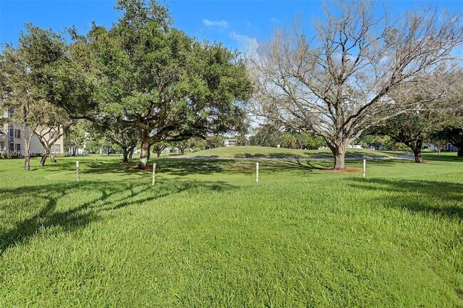 Building Photo - 9520 Seagrape Dr