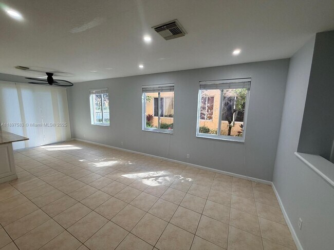 Building Photo - 1737 Carvelle Dr