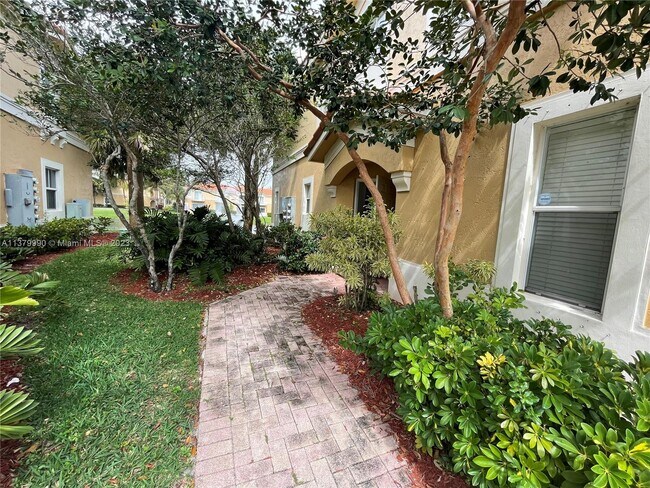 Building Photo - 12869 SW 31st Ct