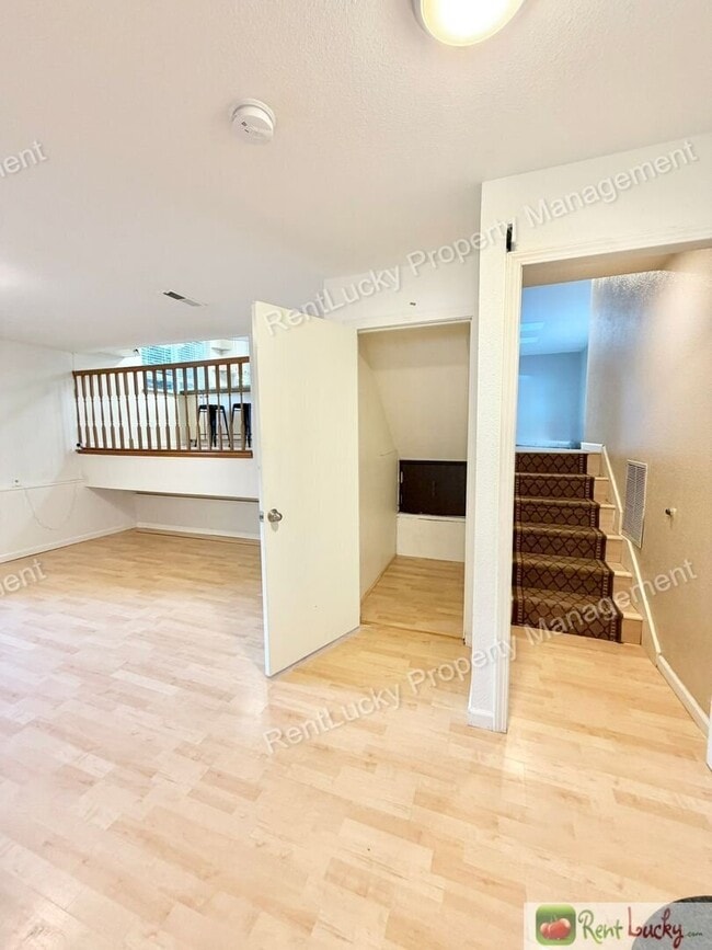 Building Photo - 4901 SW 327th Pl