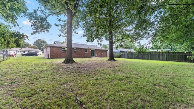 Building Photo - "Cozy 3-Bedroom Home on Joye Street with M...
