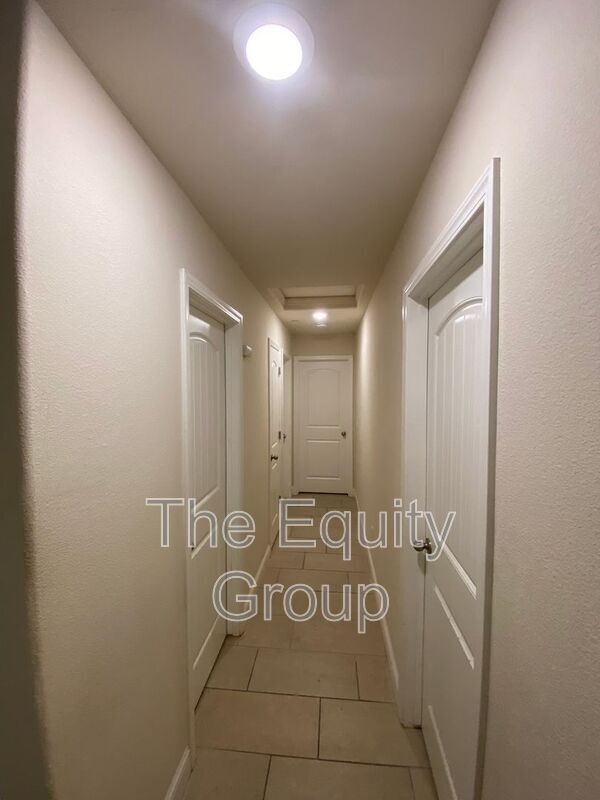 Building Photo - 3227 Ferro Ct