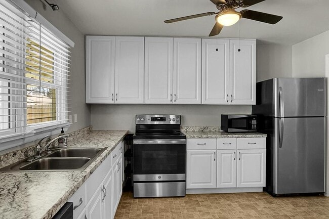 Building Photo - 2467 Lafayette Rd