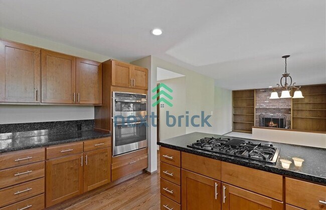 Building Photo - Beautiful 4-Bedroom Home with Spacious Yard in a Quiet Cul-de-Sac