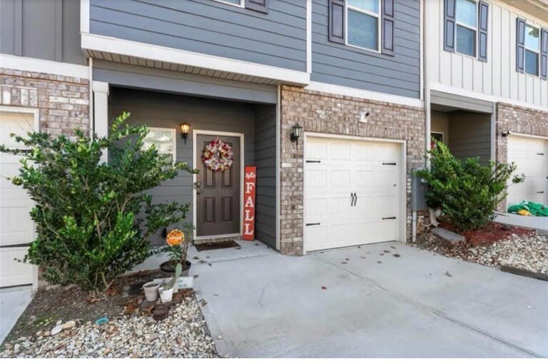 Building Photo - 2407 Creel Ln