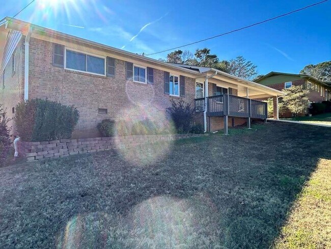 Building Photo - 4642 Elmherst Dr