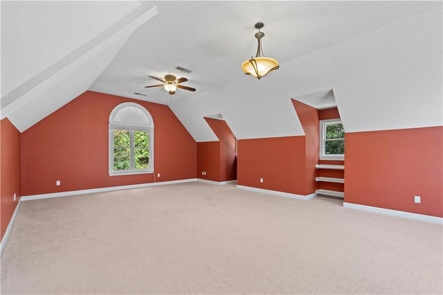 Building Photo - 235 Smokerise Trce