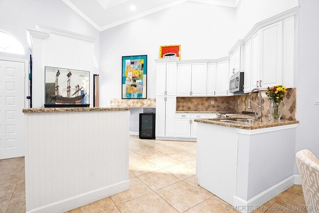 Building Photo - 2102 Mahogany Pl