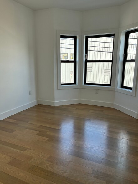 Building Photo - 97 Addison St