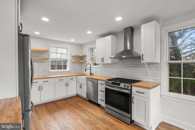 Building Photo - 2200 Windham Ln